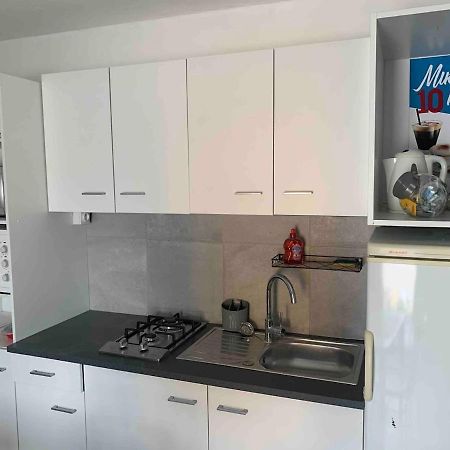 Le Depot Appartement Du Port A Champvert Экстерьер фото