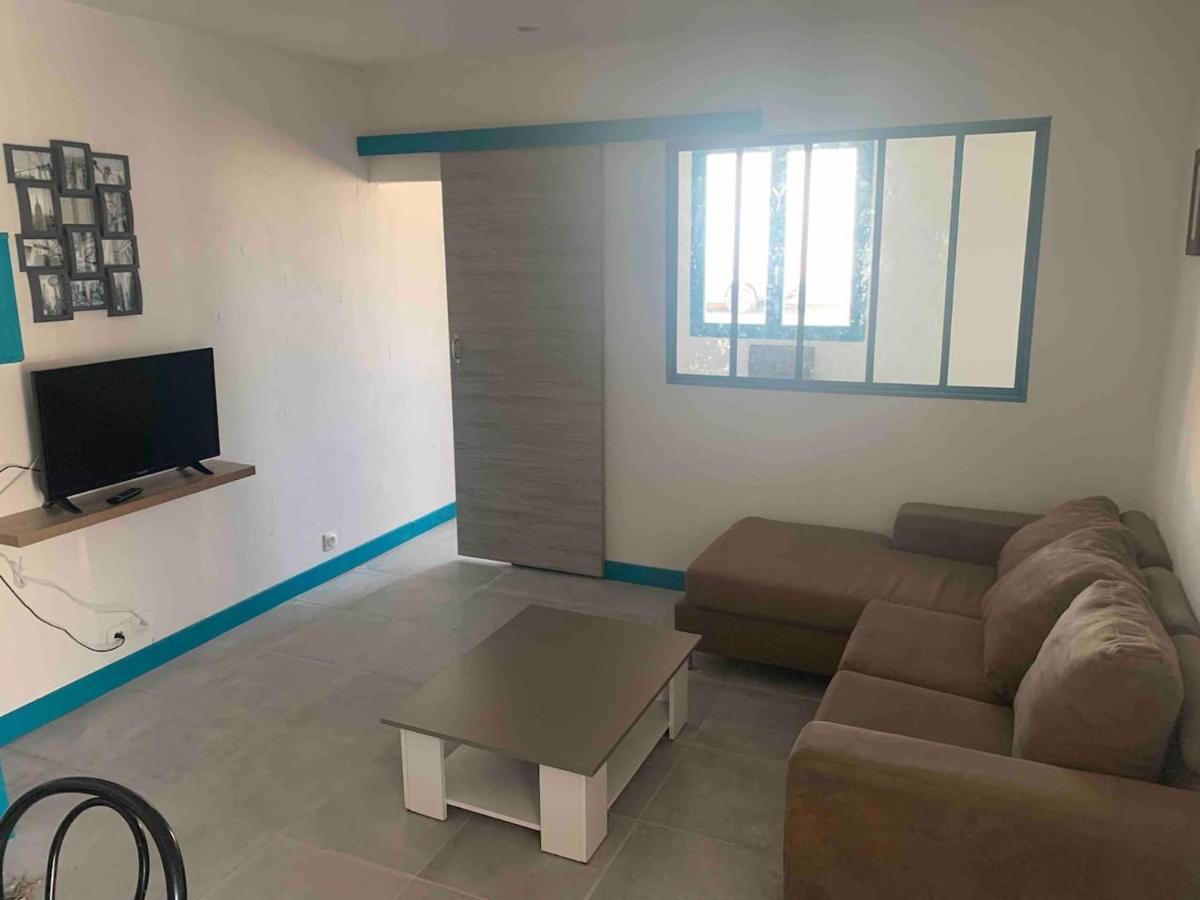 Le Depot Appartement Du Port A Champvert Экстерьер фото
